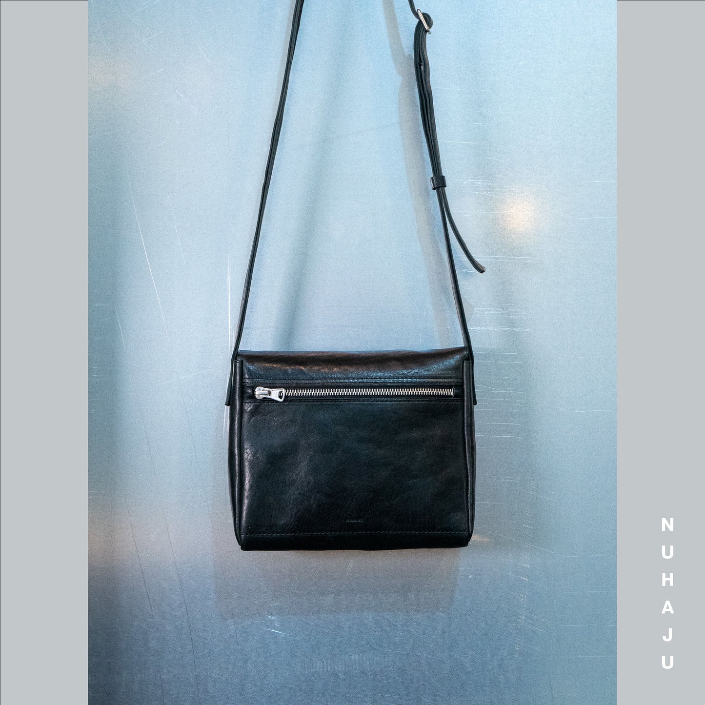 flap bag (black)