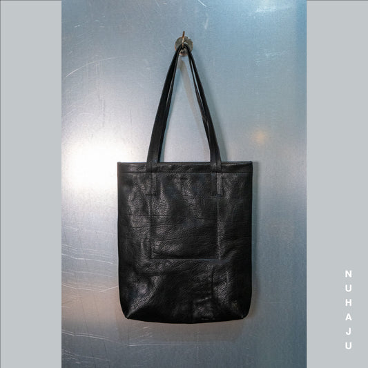 slim tote (black)